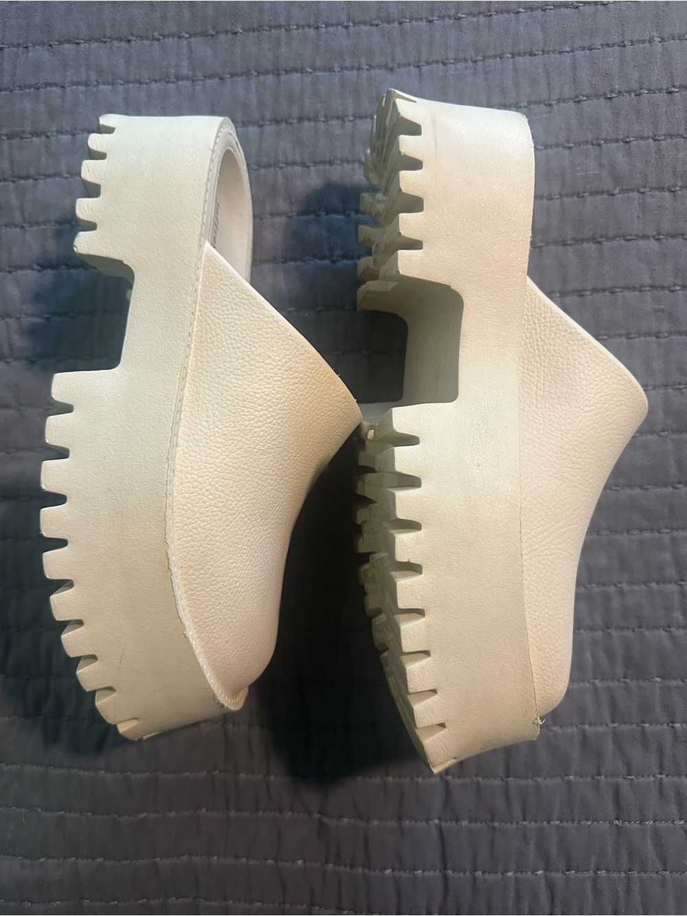 Jeffrey Campbell Cream Chunky Platform Slip-On Clog Mules - Picture 3 of 5